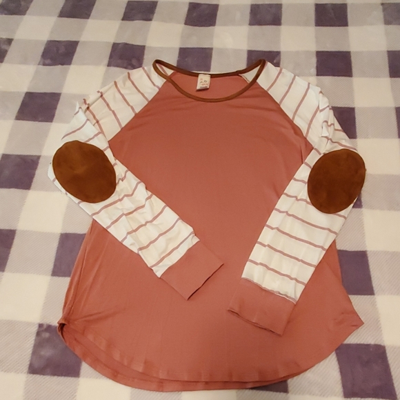 Striped Raglan top - Picture 2 of 6